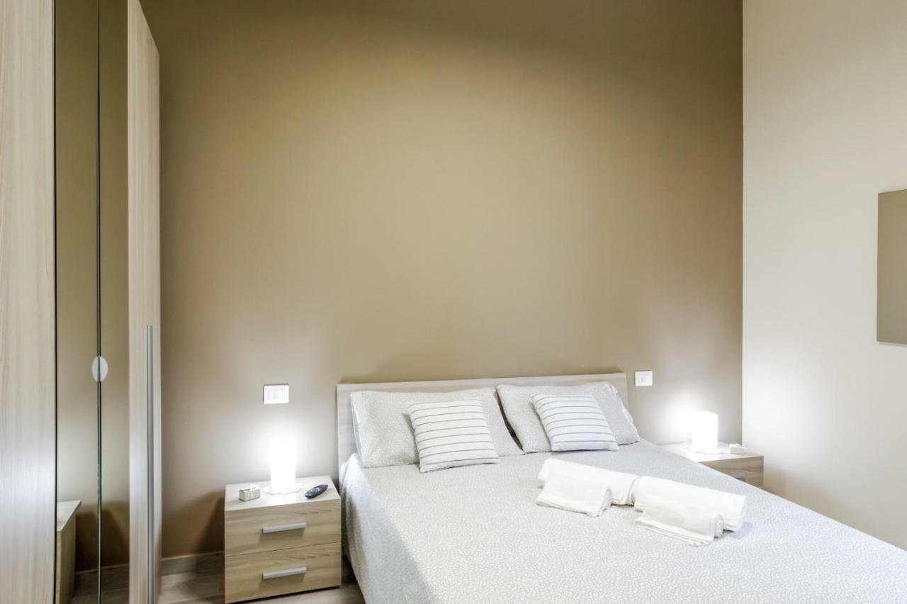 Bari Centrale Railway Station Apartment Buitenkant foto
