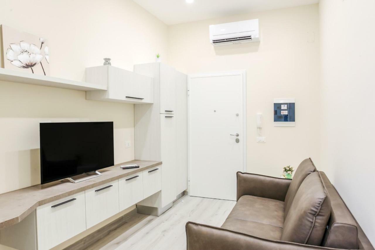 Bari Centrale Railway Station Apartment Buitenkant foto