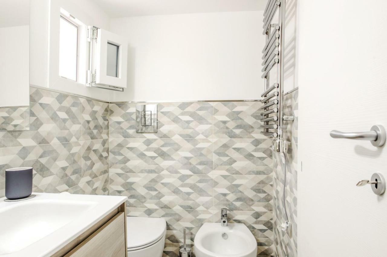 Bari Centrale Railway Station Apartment Buitenkant foto
