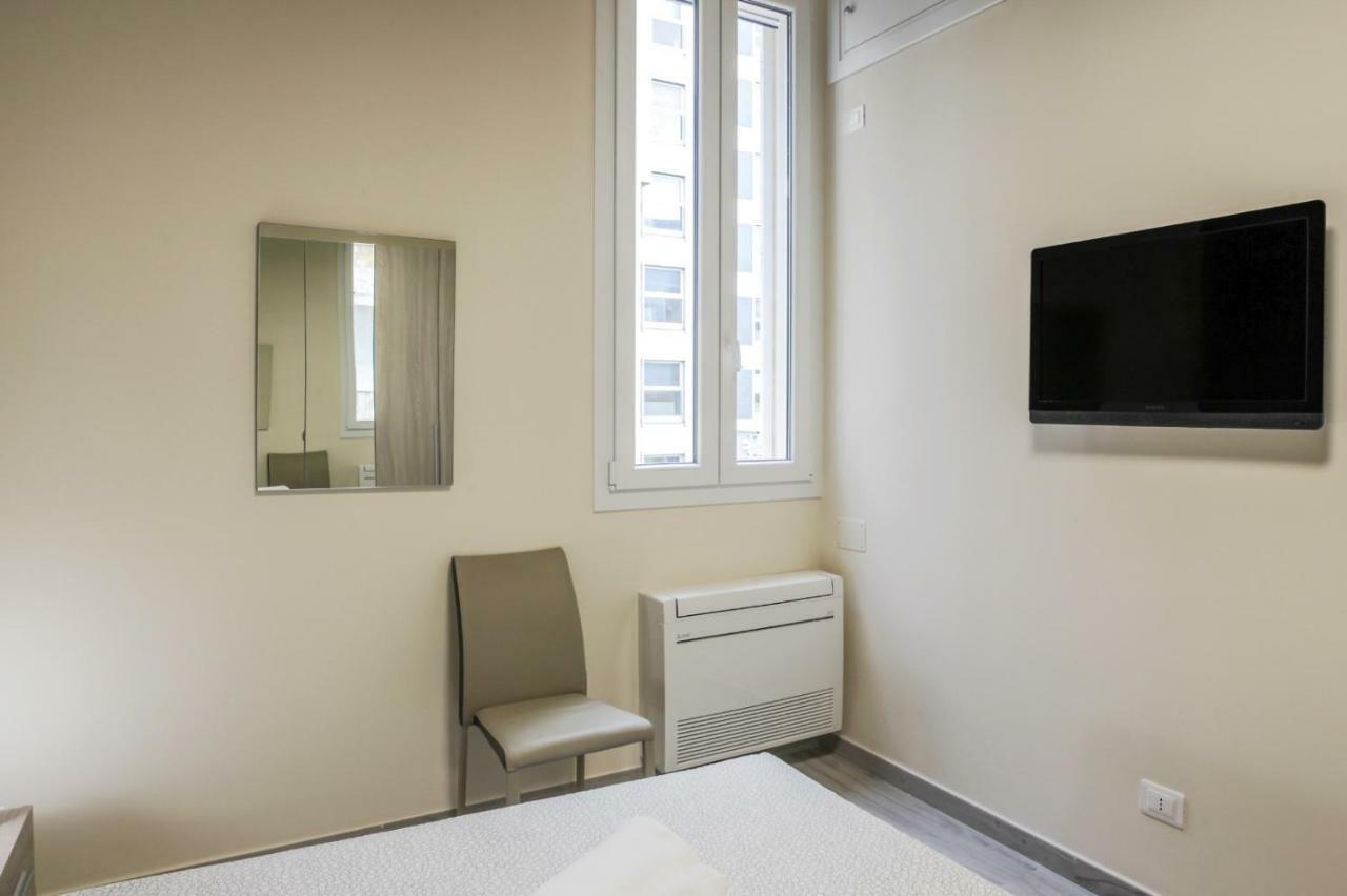 Bari Centrale Railway Station Apartment Buitenkant foto